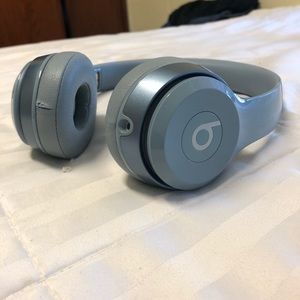 Beats By Dre Solo 2 - NEEDS TO GO